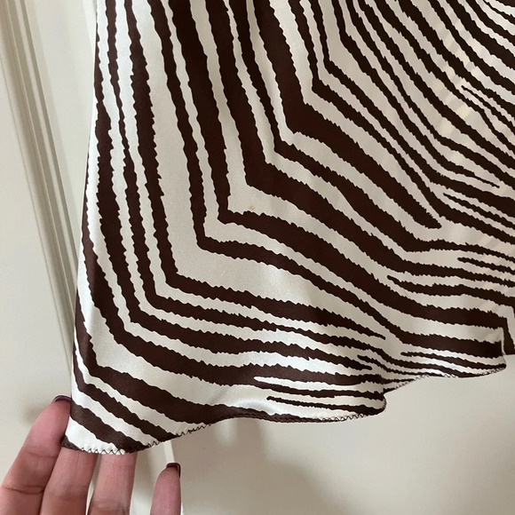 The Limited 100% Silk Animal Print Brown and White Blouse Women’s size Small - Picture 4 of 13